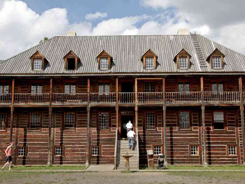 Fort Edmonton Park Alberta Canada A Travel Guide
