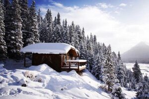 10 Romantic Getaways to Celebrate Valentine’s Day in Alberta