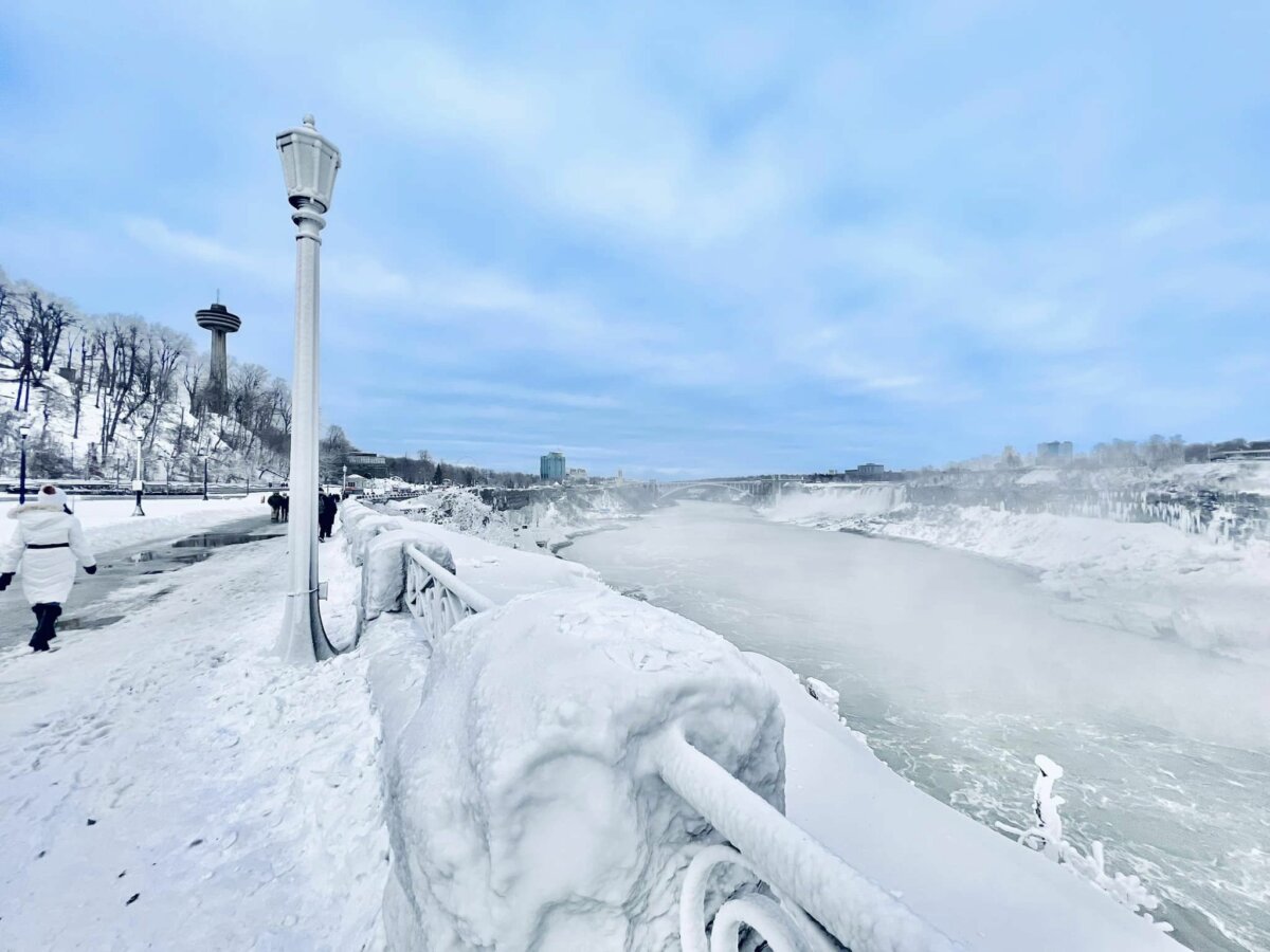11 Fantastic Ways to Enjoy Views of the Frozen Niagara Falls