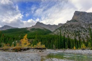 15 Fall Colour Hikes to in Kananaskis Country