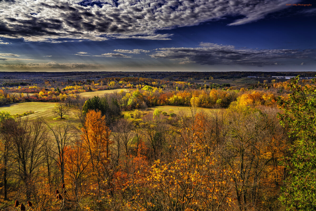 15 Hikes to Enjoy Fall Colours in Toronto and Greater Toronto Area