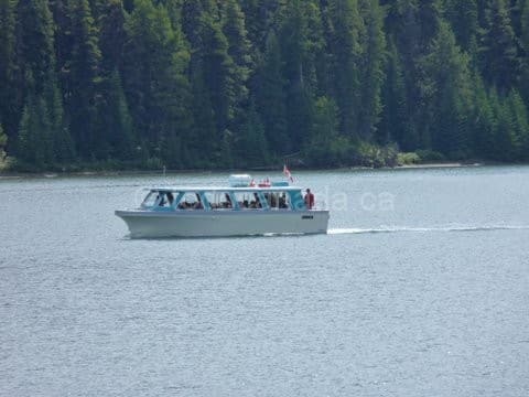 Boat Cruise Maligne Lake