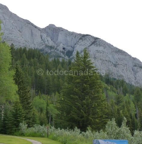 Hole in the wall, Bow Valley Parkway