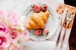 30+ Toronto & GTA Restaurants For 2026 Mother’s Day Brunch, Dinner, Tea