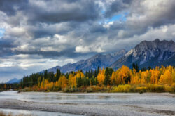25 of the Best Parks in Alberta to See Fantastic Fall Colours