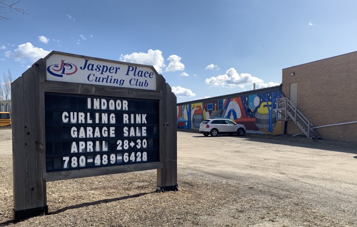 Rockin’ GREAT garage sale