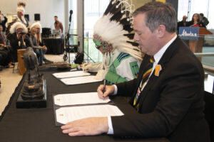 Manitou Asinîy Moves Closer to a Permanent Home at Elk Island National Park