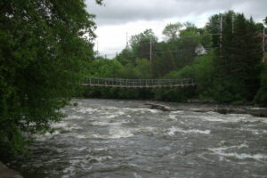 Renfrew Swinging Bridge: Plan a Free Day Trip From Ottawa to This Swaying Bridge