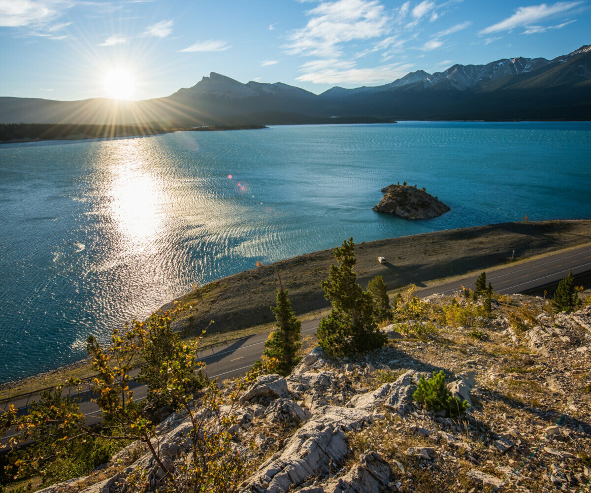 15 MustVisit Lakes in Alberta