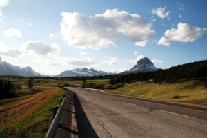 From Prairie to Peaks: Driving Alberta’s Scenic Crowsnest Highway from Medicine Hat to Coleman