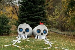 Amaranth Bale Trail: Road Trip an Hour From Toronto During Fall to See Whimsical Bale Sculptures