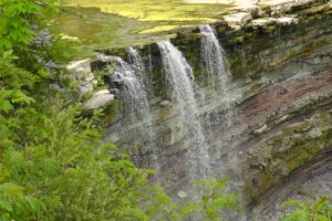 Must-Visit Nature Attractions & Hiking Trails in the Niagara Falls Region