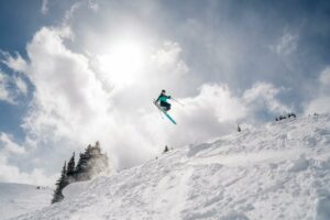 17 Bucket List Winter Adventures in Alberta