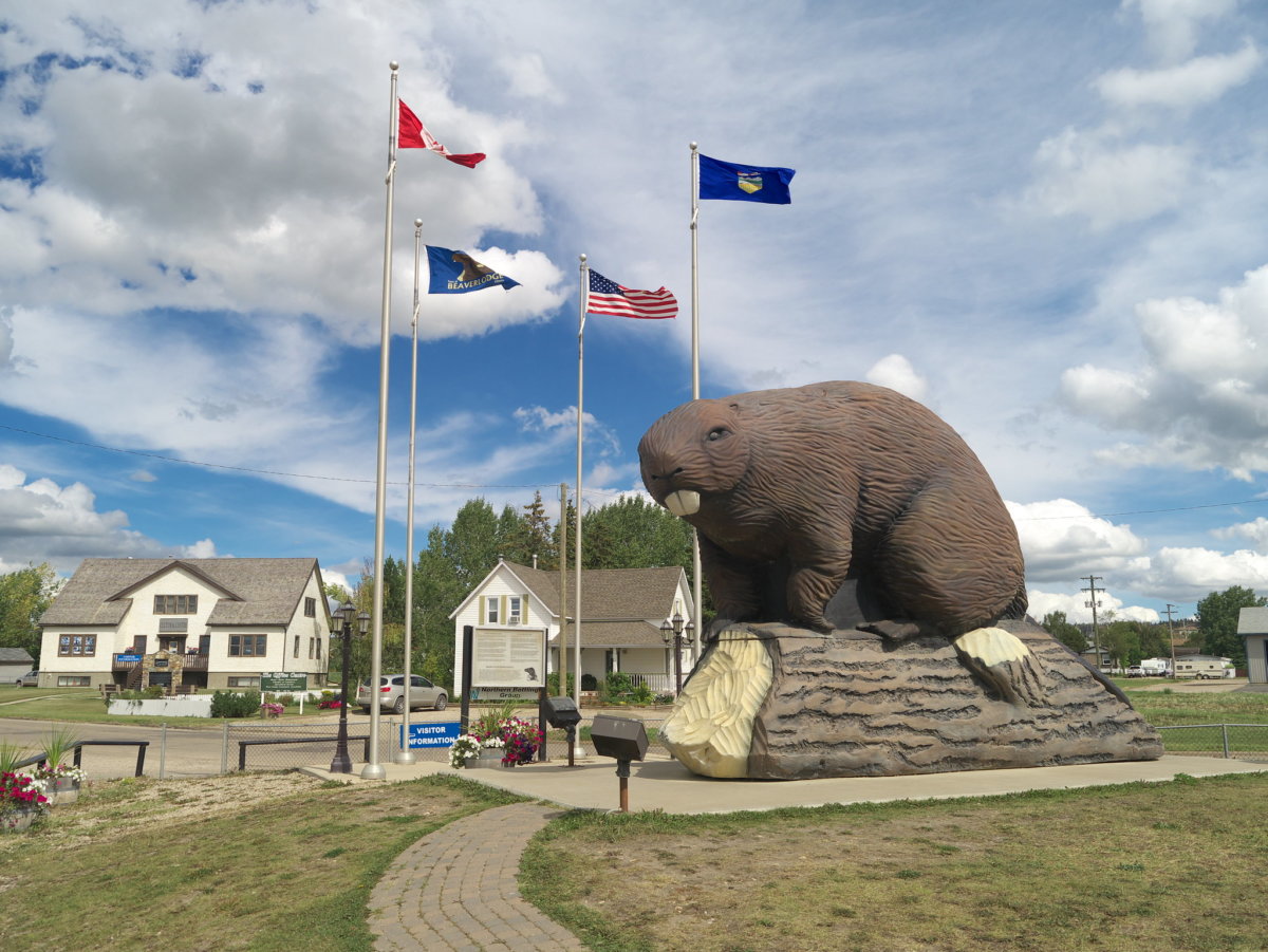25 Giant Attractions For Your Road Trip Across Northern Alberta