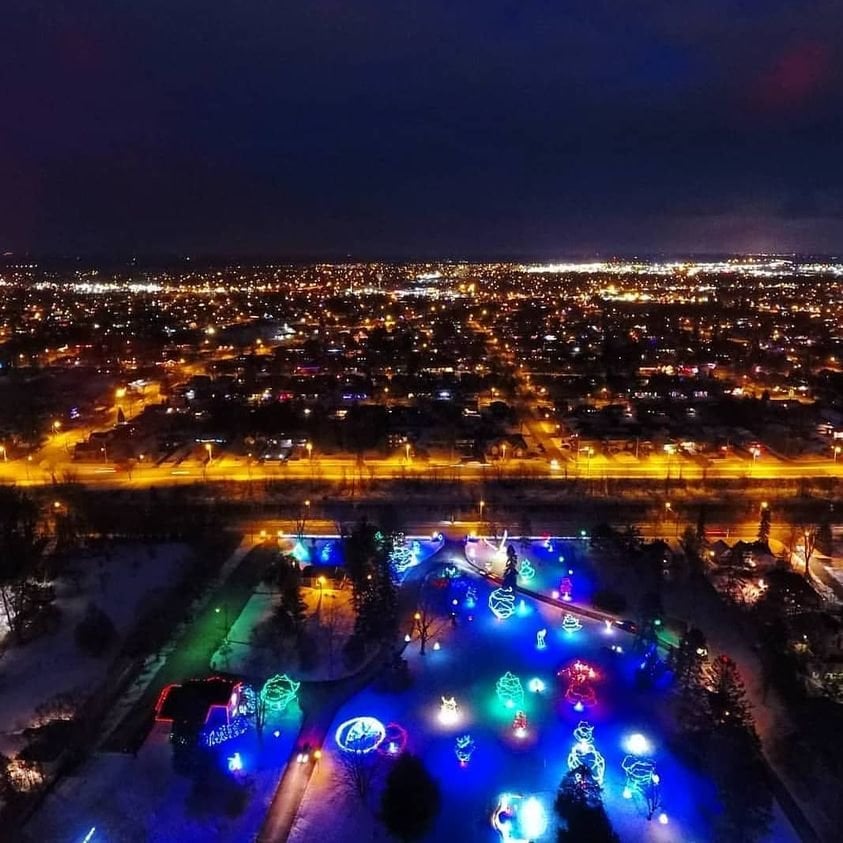 Places to See Magical Christmas Lights in Ontario 2024/25