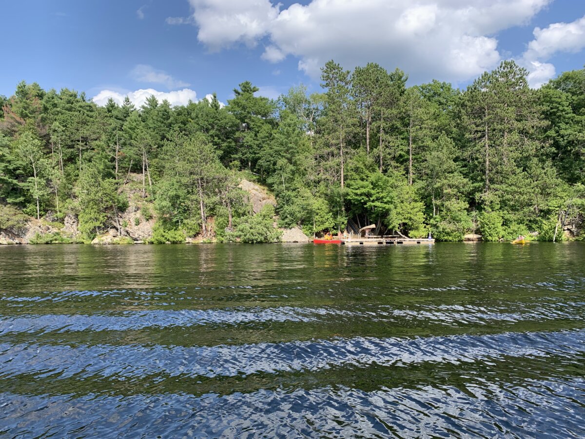 Cliff Top Trail & Scenic Lookouts Climb to the Top of Mazinaw Rock at