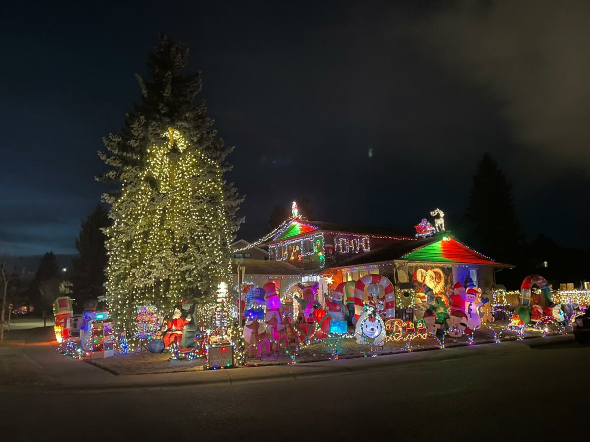 Best Places to See Christmas and Holiday Light Displays in and Around Calgary 2024