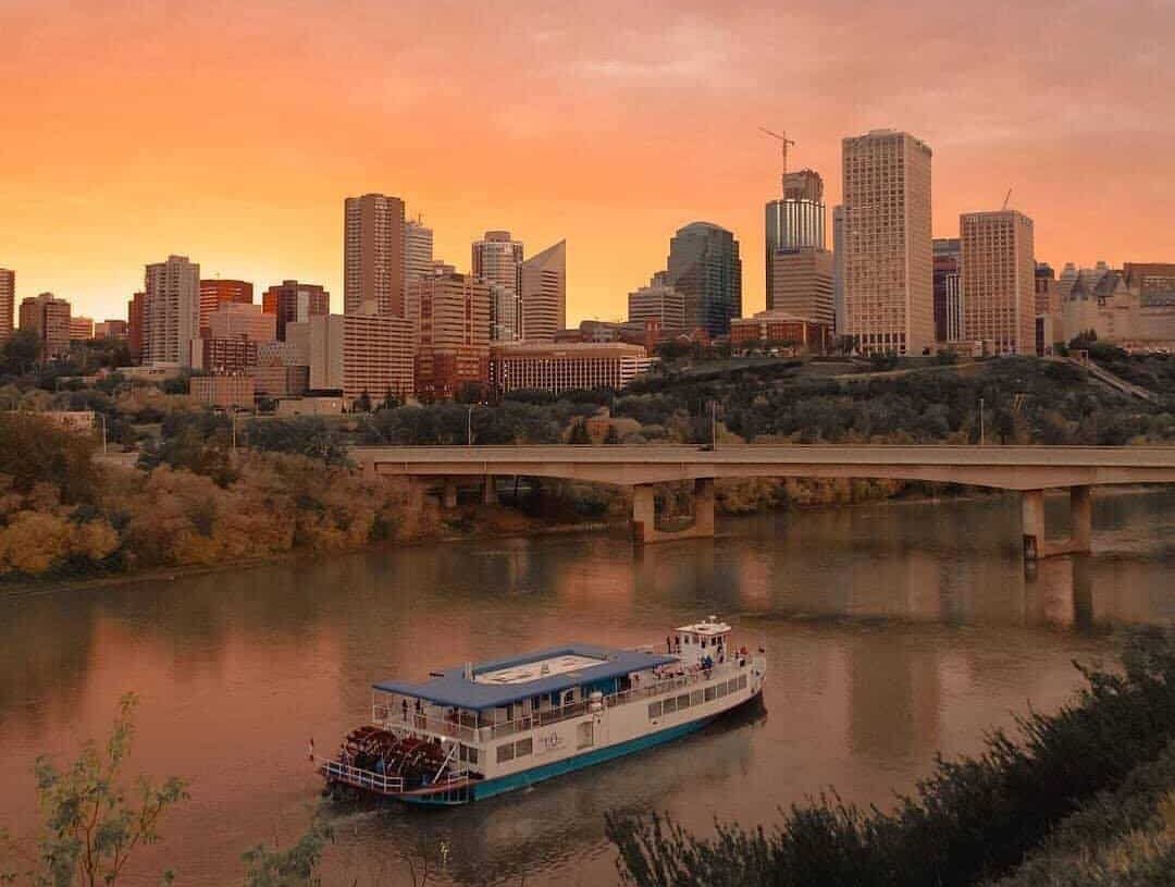 Dueling Pianos The Edmonton Riverboat