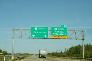 Alberta Tests 120 km/h Speed Limit in Highway 2 Pilot Project
