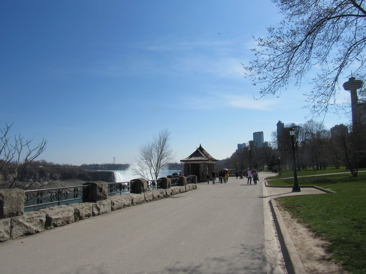 Niagara Falls Promenade
