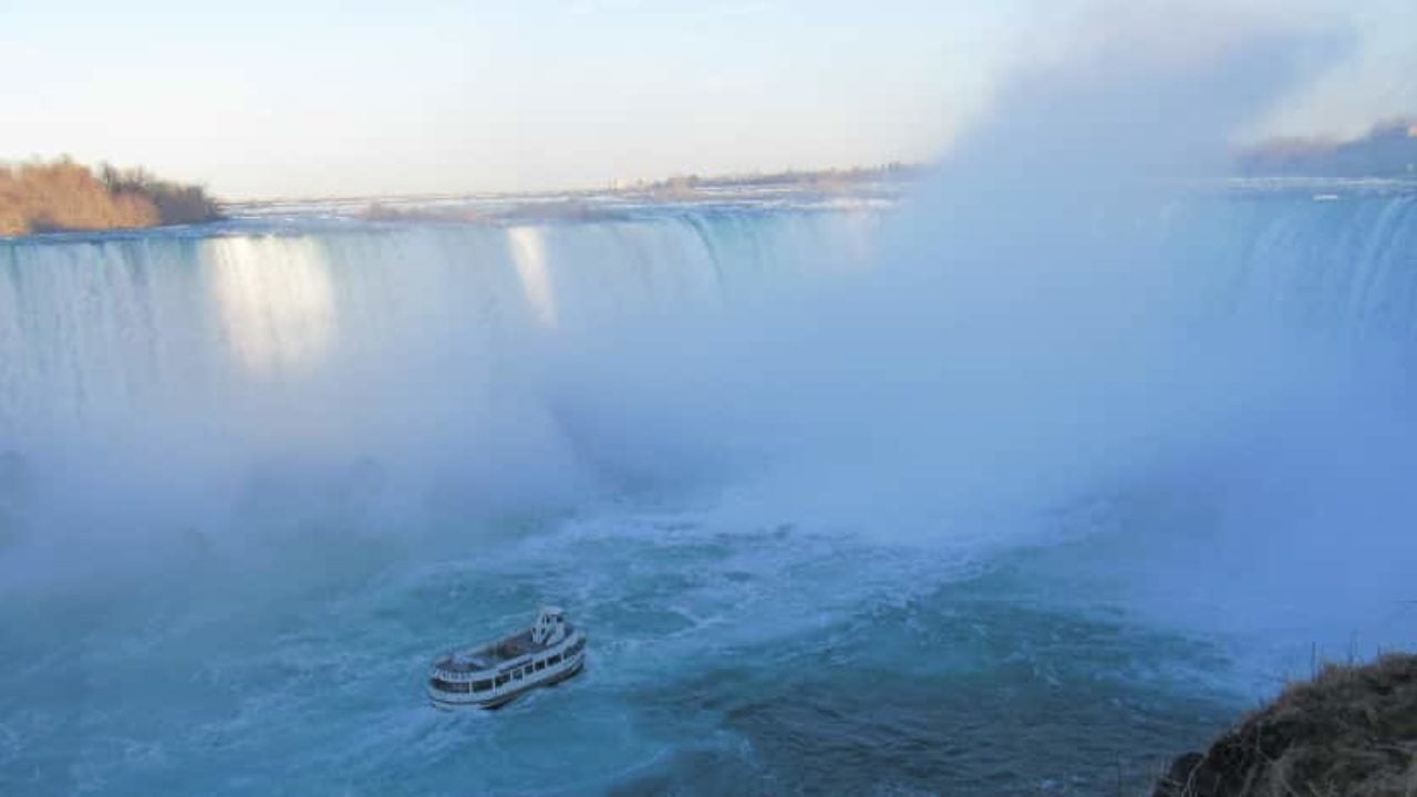 Live Entertainment Niagara Falls - Live Music Doc Magilligan S Restaurant Irish Pub Breakfast Lunch Dinner In Niagara Falls / Pop, rock, country and every other genre of music finds a place under the niagara sun.