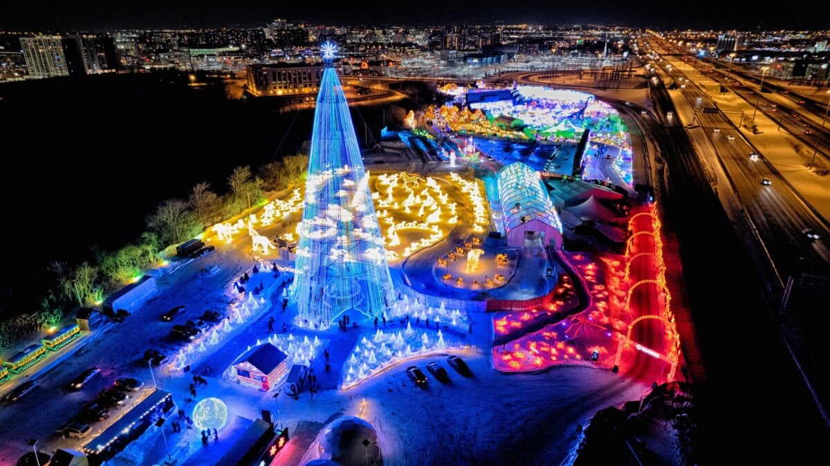 Iconic holiday light show shines for 20 years – Glittering