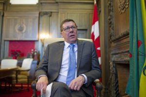 Golf Courses, Retail Stores, Hairdressers Could Reopen in Saskatchewan in May