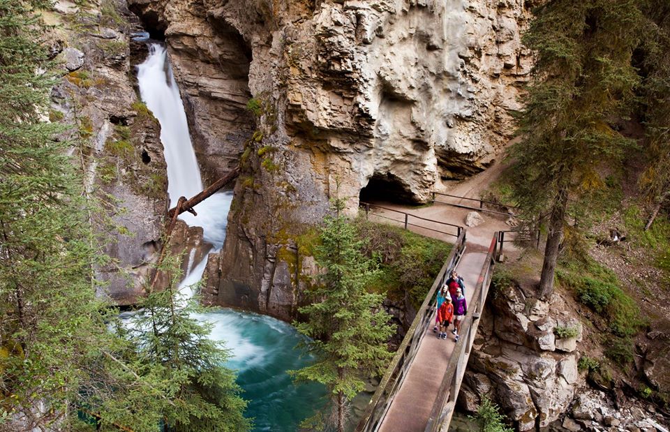 25 Day Trip Waterfall Hikes from Calgary