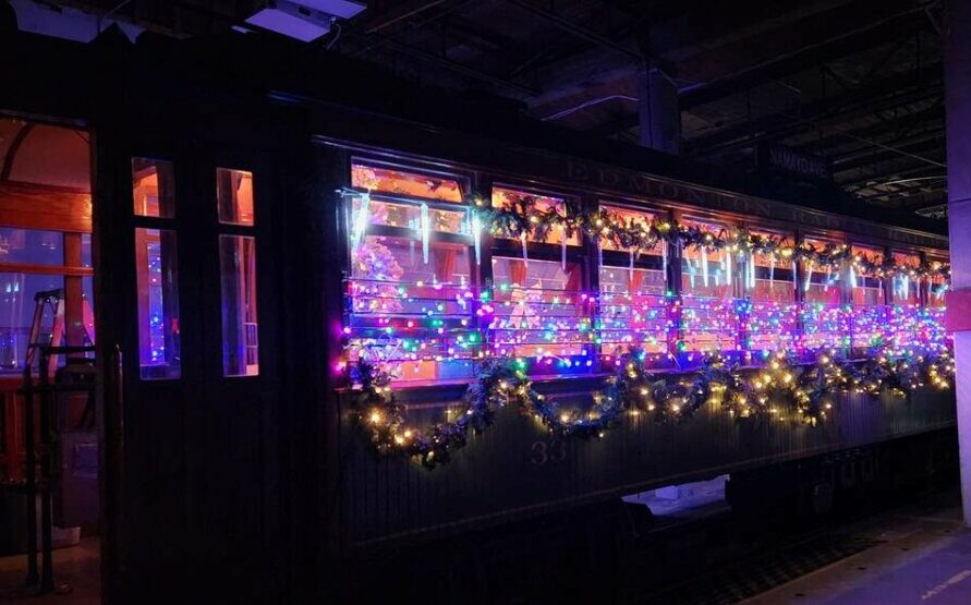 Christmas Streetcar