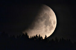 August 27 to 28: When to See Sturgeon Moon Partial Lunar Eclipse in Canada