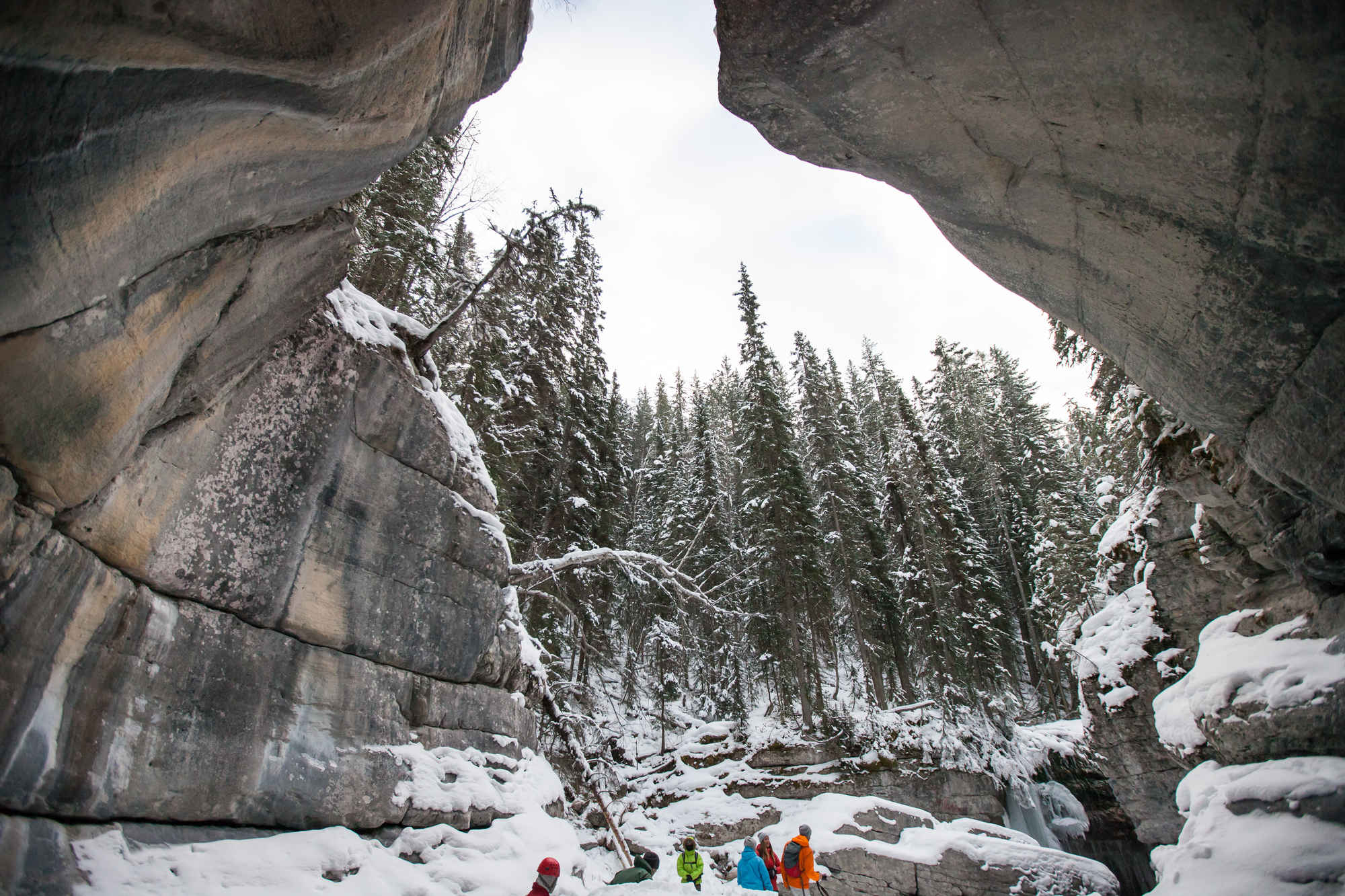 Best Hikes in Jasper - Maligne canyon