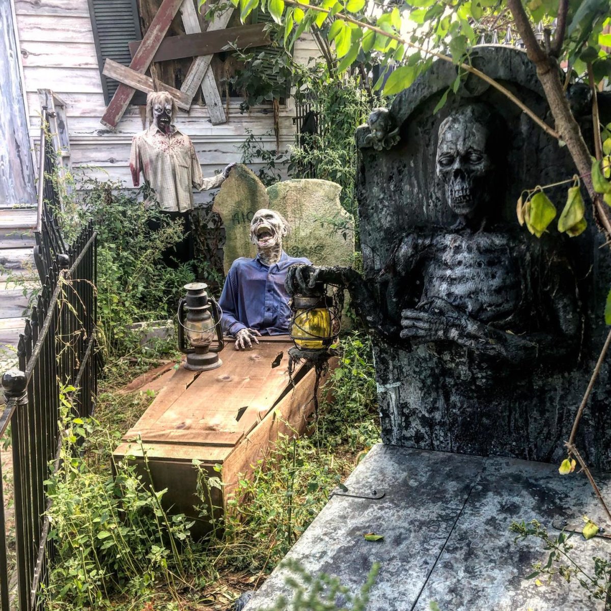 Get The Most Scariest Haunted House In California PNG