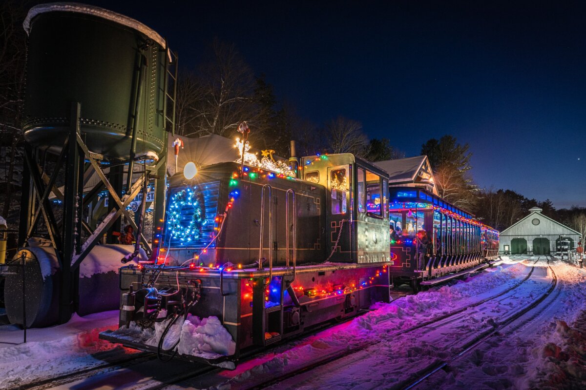 Places to Go For Illuminated Christmas Train Rides or Santa Train Rides