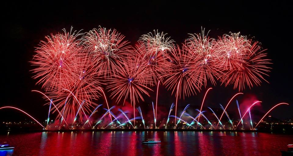 10 Things to Do During Winter Festival of Lights, Niagara Falls To Do