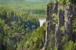 Ouimet Canyon Provincial Park: Towering Cliffs, Arctic Flora, and Dramatic Views Along Accessible Trails