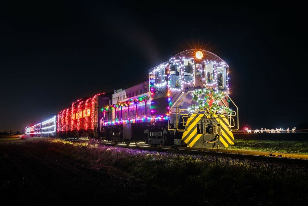 Take a Magical Christmas Train Ride With Santa on Waterloo Central