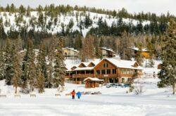 7 Things to Do on a Winter Trip to Pyramid Lake - Jasper National Park