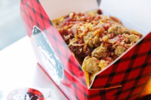 Smoke’s Poutinerie Opens in Edmonton