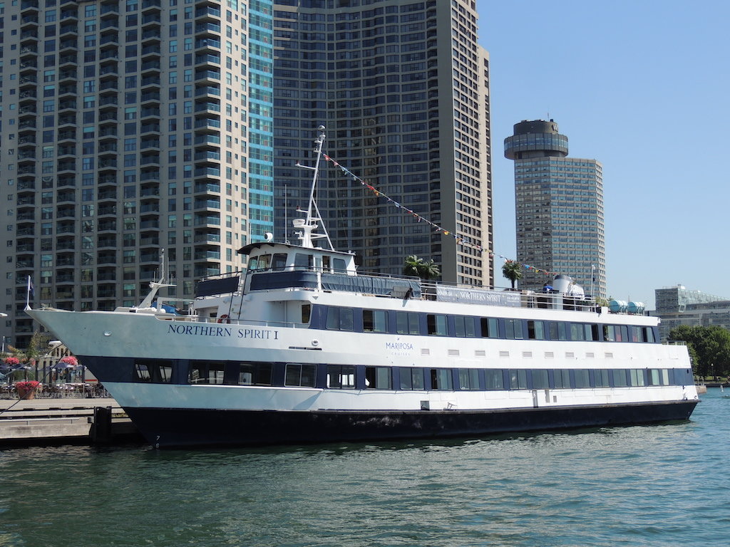Rooftop On The Dock Mariposa Pier 6 207 Queens Quay West Toronto To Do Canada