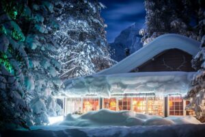 15 Short Term Rentals For a Romantic Winter Getaway in Alberta