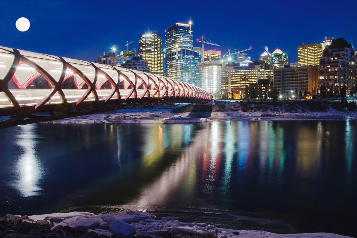 15 Places to See Night Lights in Calgary