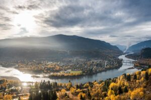 10 Must-Visit Towns in Kootenay Region For Scenic Weekend Getaways