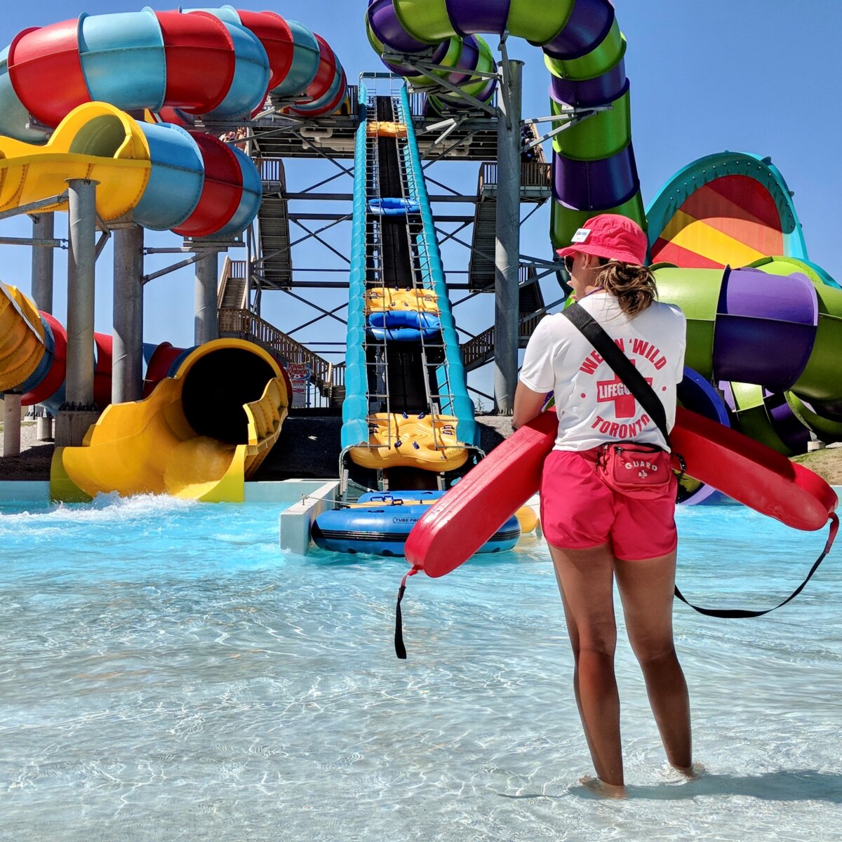 wet-n-wild-toronto-45-acre-waterpark-with-the-tallest-drop-slides-in