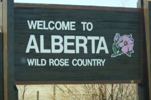 Alberta Unveils New Border Signs Featuring “Strong and Free” Motto
