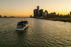 Mother's Day Brunch Cruises and Weekend Sightseeing in Ontario