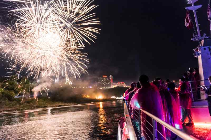 hornblower niagara cruises fireworks