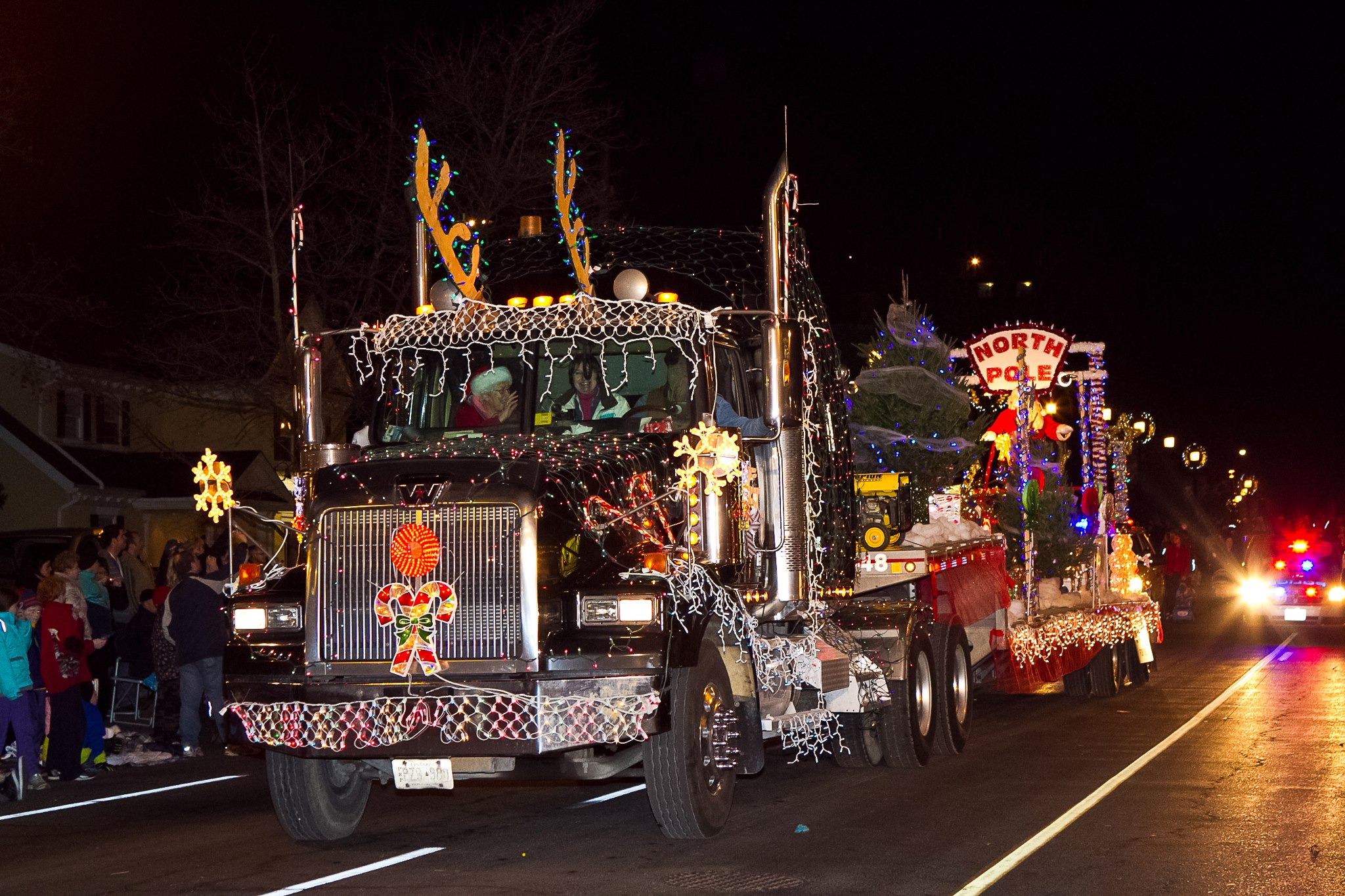 Flamborough Santa Claus Parade Downtown Waterdown, Hamilton To Do Canada Flamborough Santa Claus Parade Downtown Waterdown, Hamilton To Do Canada