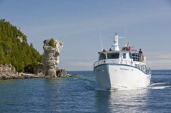 Guide to Scenic Boat Tours and Cruises in Ontario