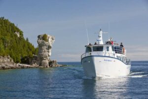 Guide to Scenic Boat Tours and Cruises in Ontario