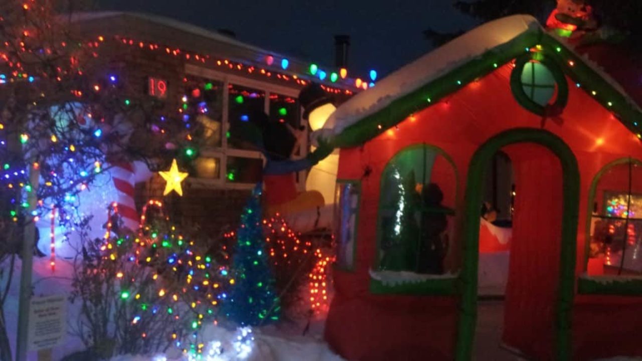 Harvey Hall Christmas Market 2022 2021 Christmas Lights & Santa Claus Parade In Regina